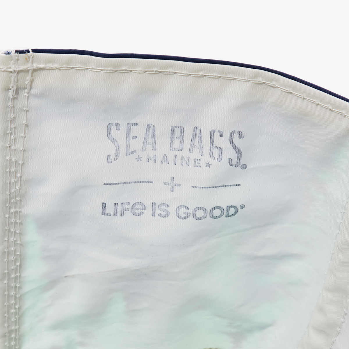 Life is Good Daisy Forest Medium Tote Alternate Image 2