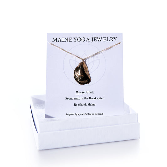 Pendant Necklace - Large Mussel Bronze
