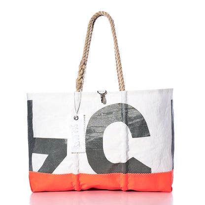 Vintage 154 Ogunquit Beach Tote