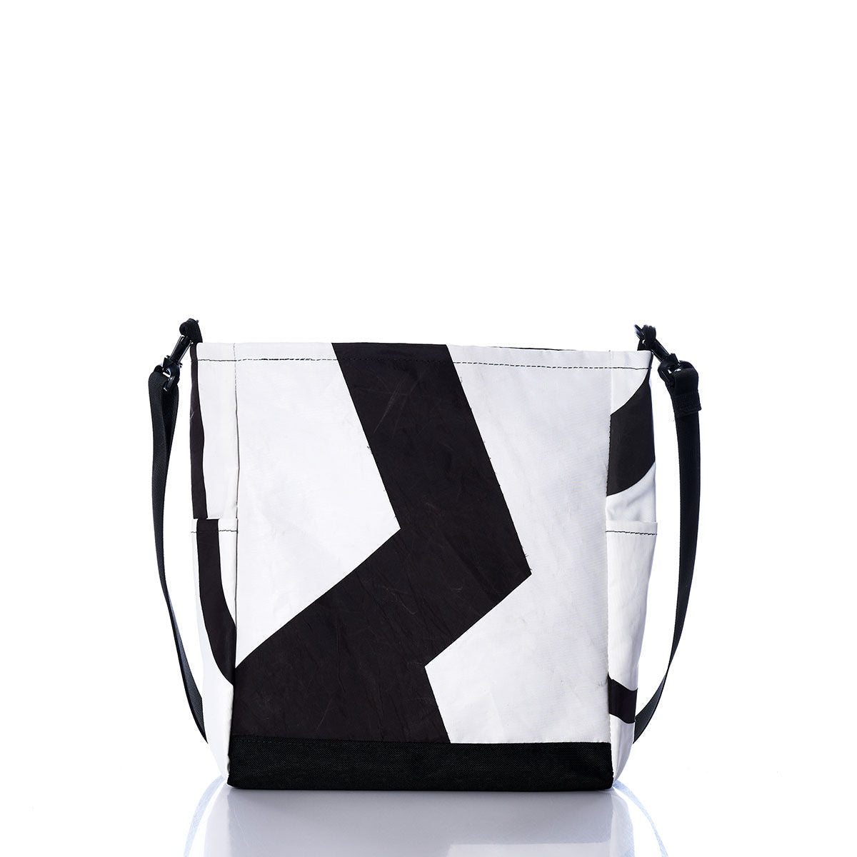 Vintage Black 11 Medium Voyager Crew Crossbody Alternate View