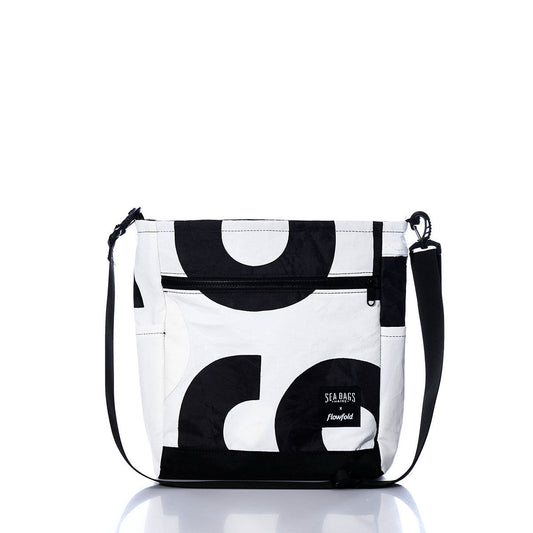 Vintage Black 9 Medium Voyager Crew Crossbody