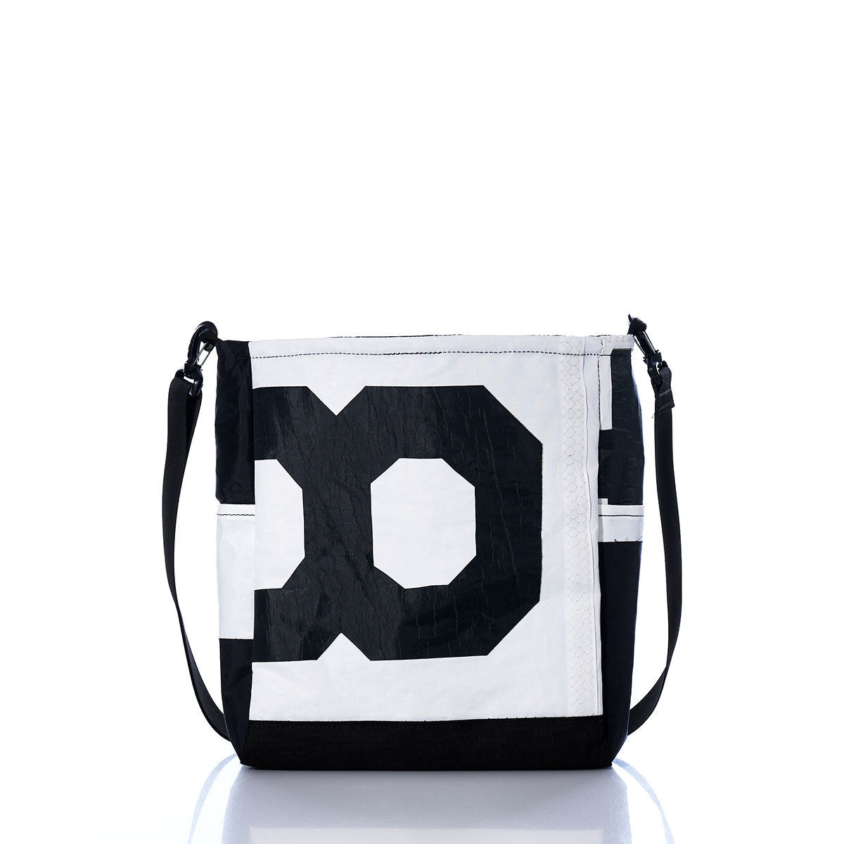 Vintage Black 8 Medium Voyager Crew Crossbody Alternate View