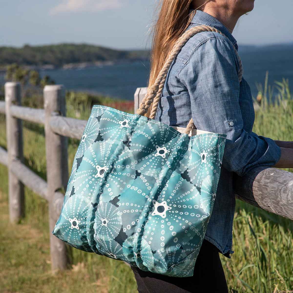 Sea Urchins Tote Alternate Image 2