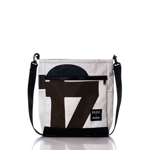 Vintage Black 4 Medium Voyager Crew Crossbody