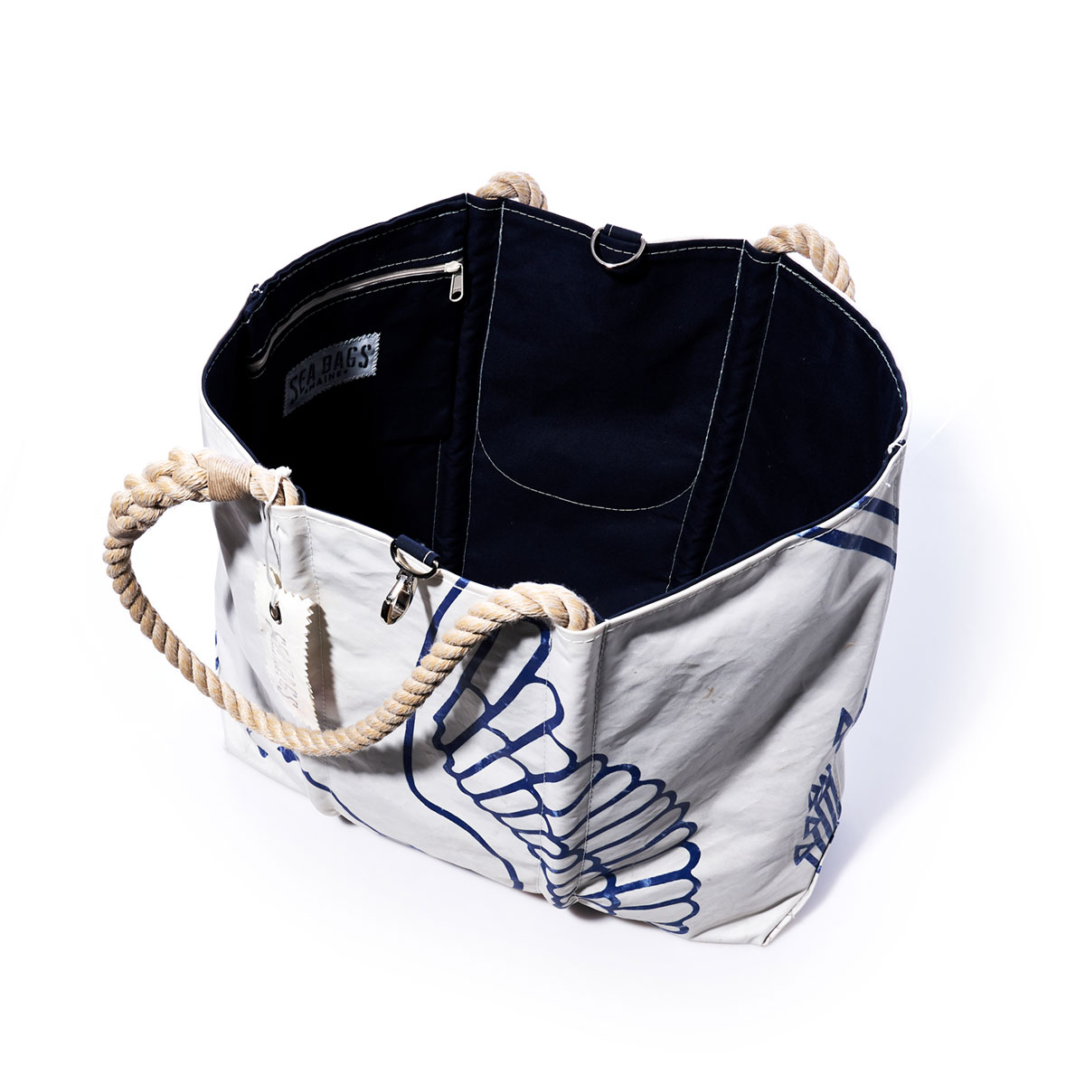 Auction Passport XL Tote