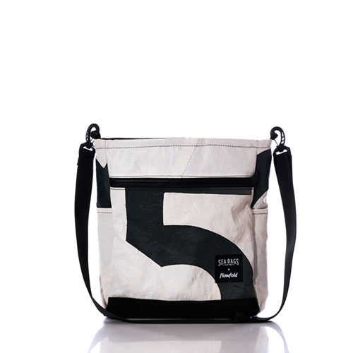 Vintage Black 5 Medium Voyager Crew Crossbody