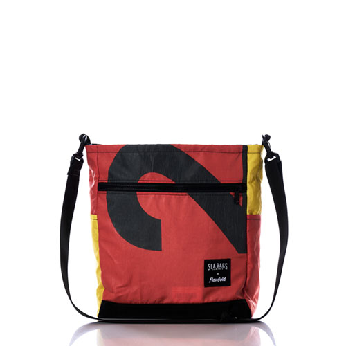 Vintage 24 Medium Voyager Crew Crossbody